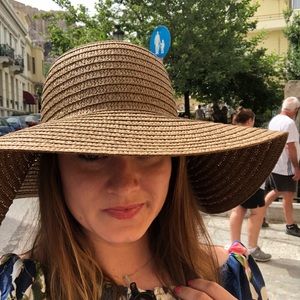 Meet your Posher, Caitcaitlin